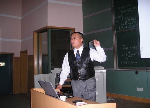 黎剑华博士作示范教学