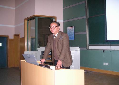 刘德辉教授作示范教学